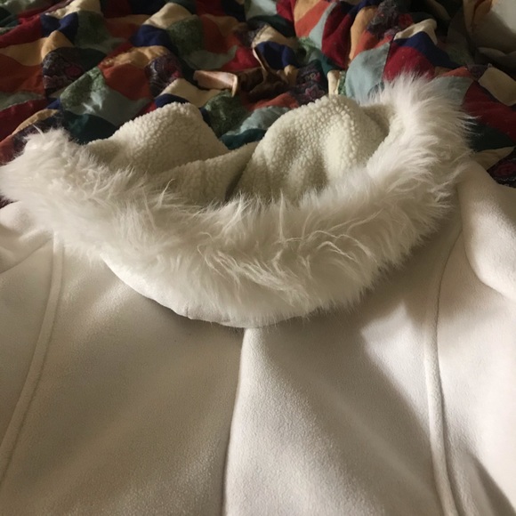 White warm coat - Picture 2 of 4